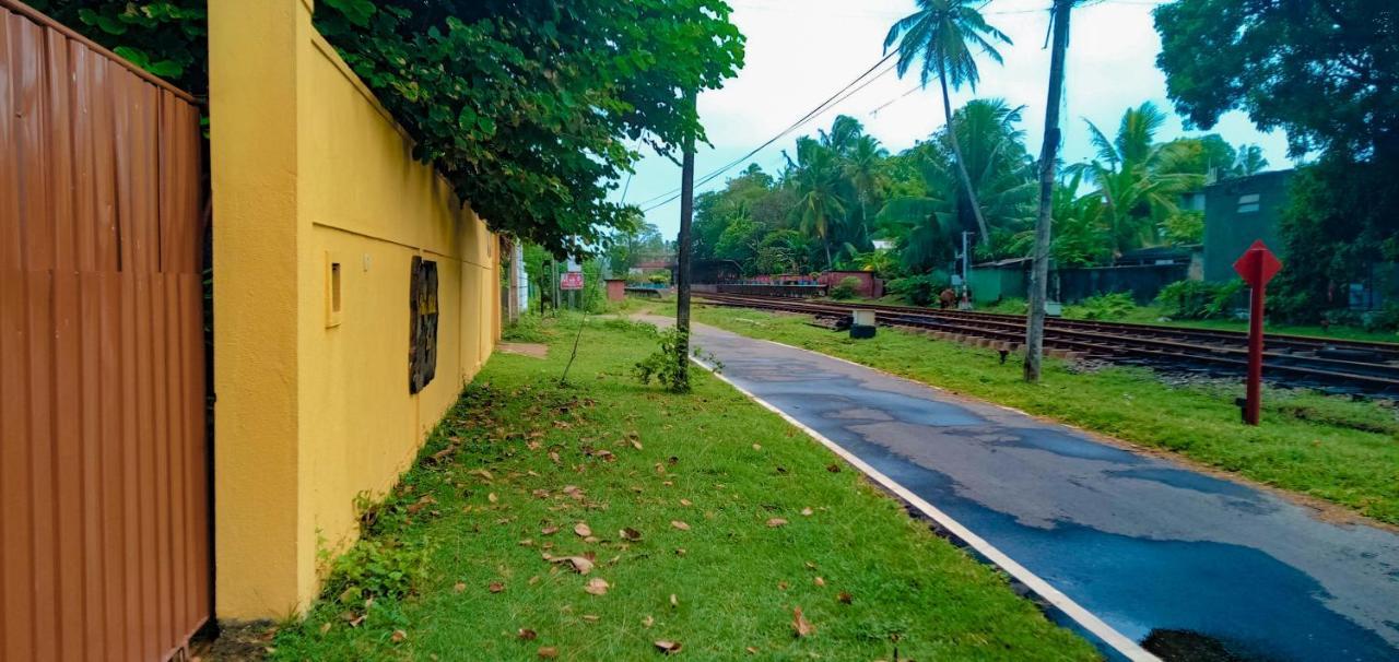 Raj Mahal Inn Wadduwa Exterior foto