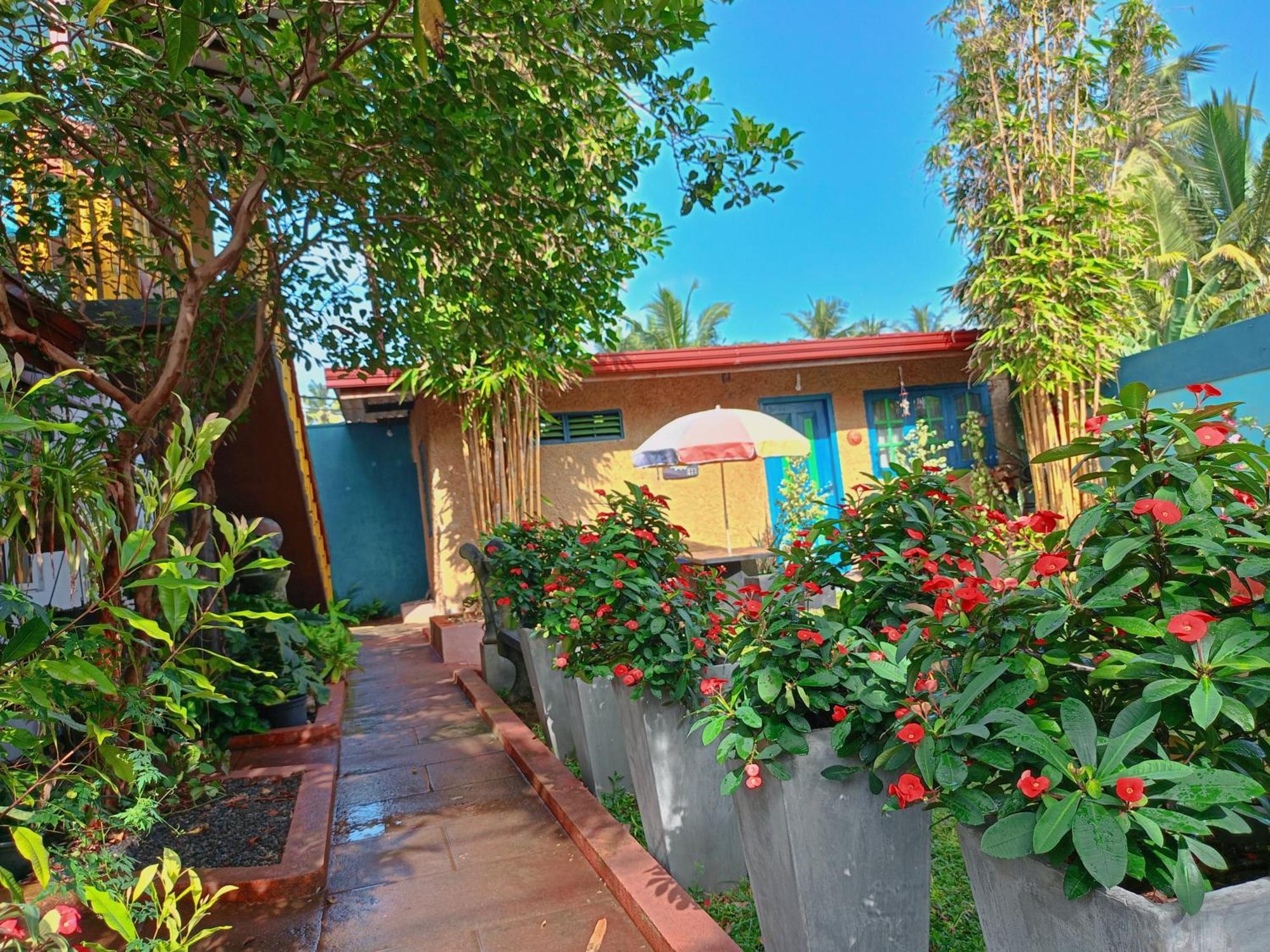 Raj Mahal Inn Wadduwa Exterior foto